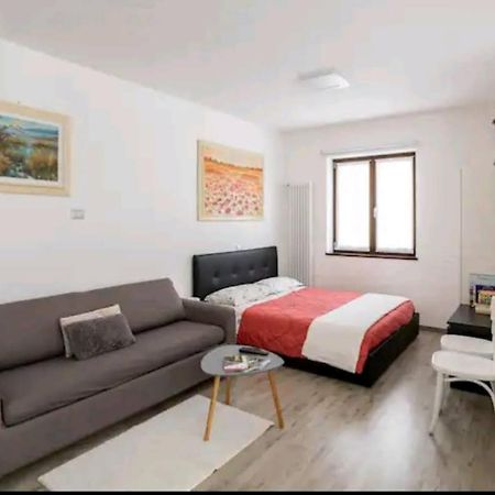 Iris Home Camblione Luaran gambar