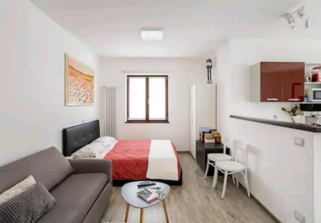 Iris Home Camblione Luaran gambar