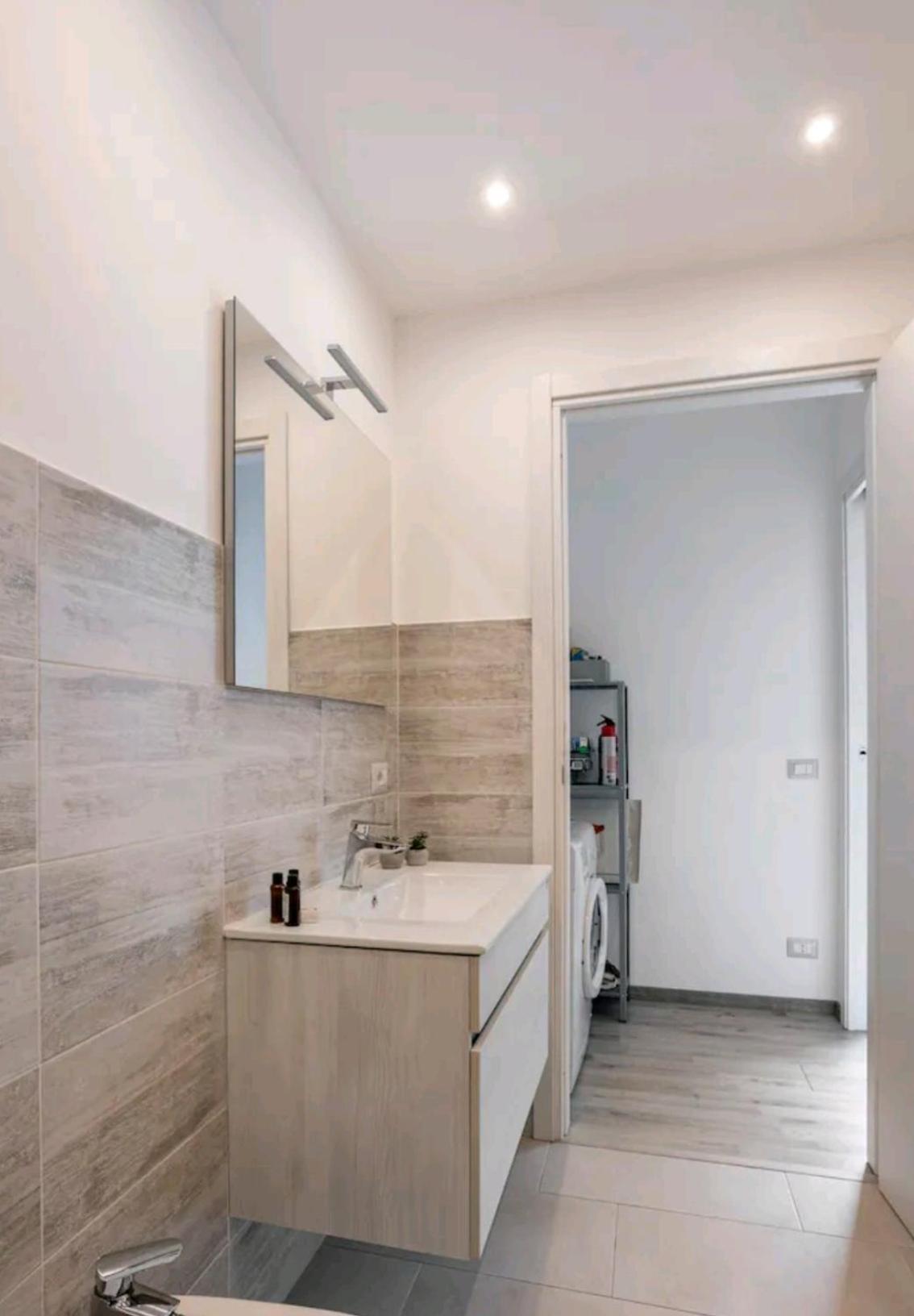 Iris Home Camblione Luaran gambar